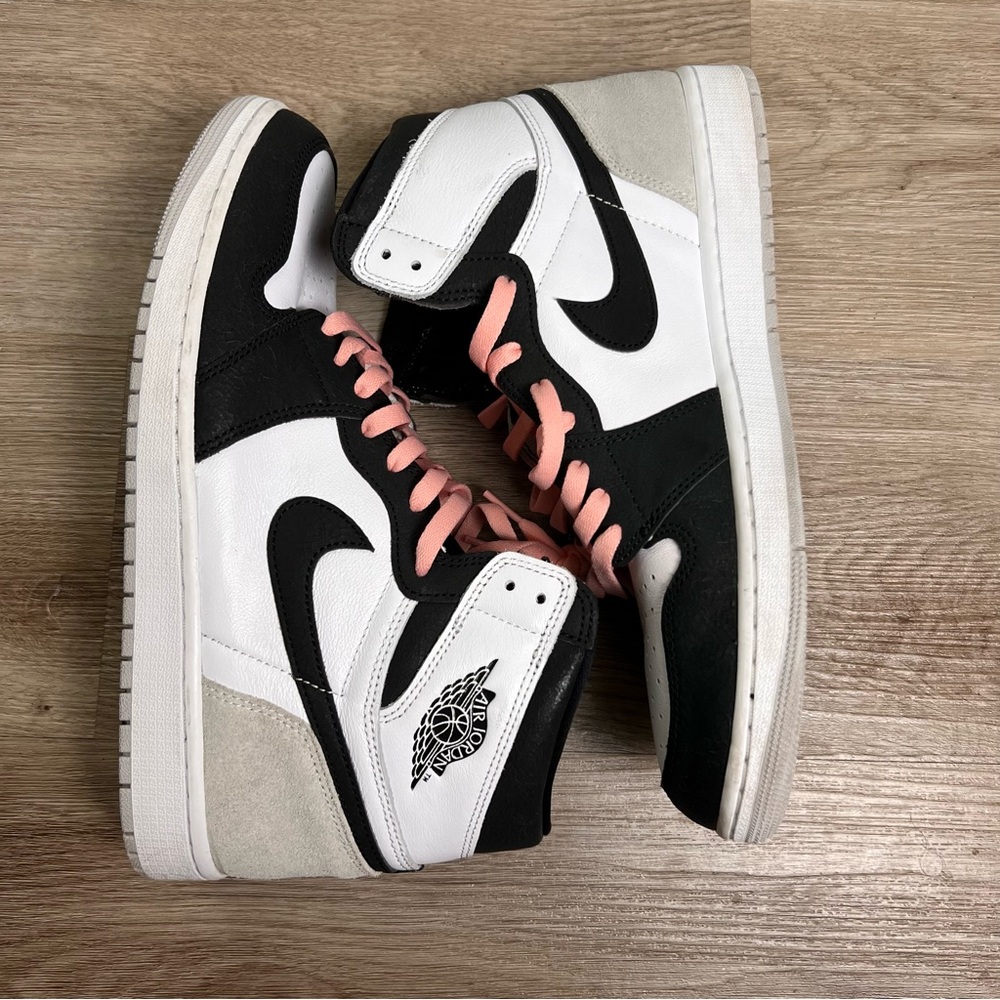 Air Jordan Retro 1 Black/White